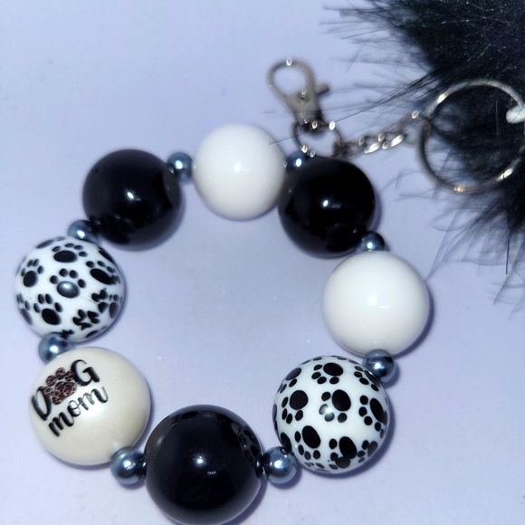 PAW PRINTS DOG MOM WRISTLET KEYCHAIN!! - Picture 4 of 10